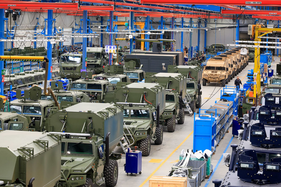 fábrica de vehículos militares de urovesa. firma: mde